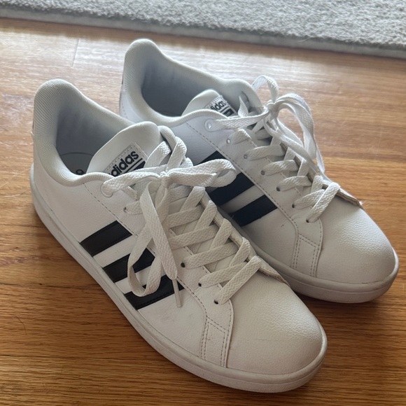 Adidas Classic White and Black Sneakers - Picture 1 of 7